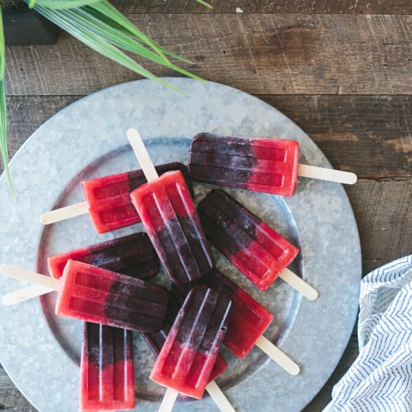 (paleo, vegan) Mixed Berry Popsicles - Delicious and easy homemade popsicles with no refined sugar.