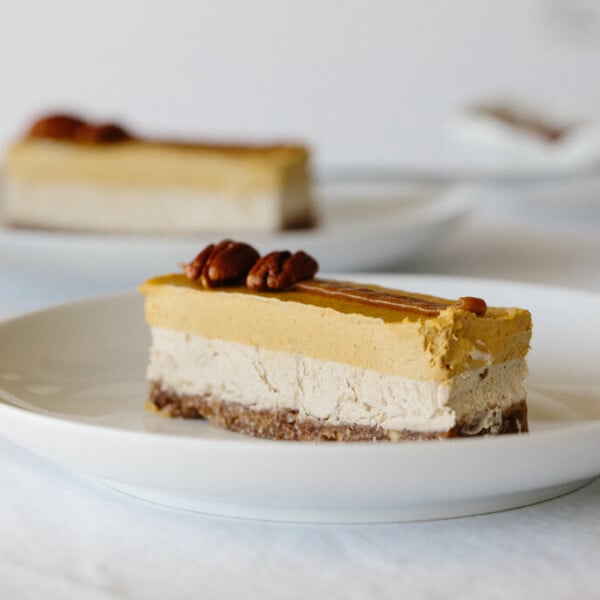 (gluten-free, vegan, paleo). Raw White Chocolate and Pumpkin Cheesecake - A delicious, seasonal, fall dessert that's a great alternative to pumpkin pie.