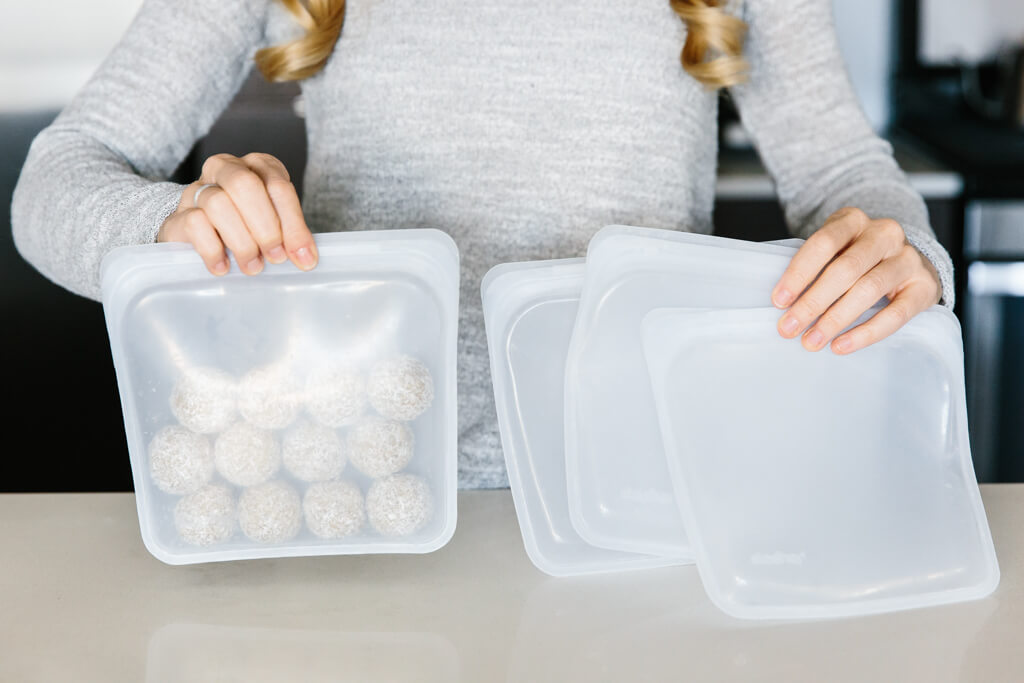 The best meal prep containers are durable and reusable, can be used in both cold storage and warmed up and are non-toxic. That means no plastic. So my favorite meal prep containers are all made from glass and silicone.