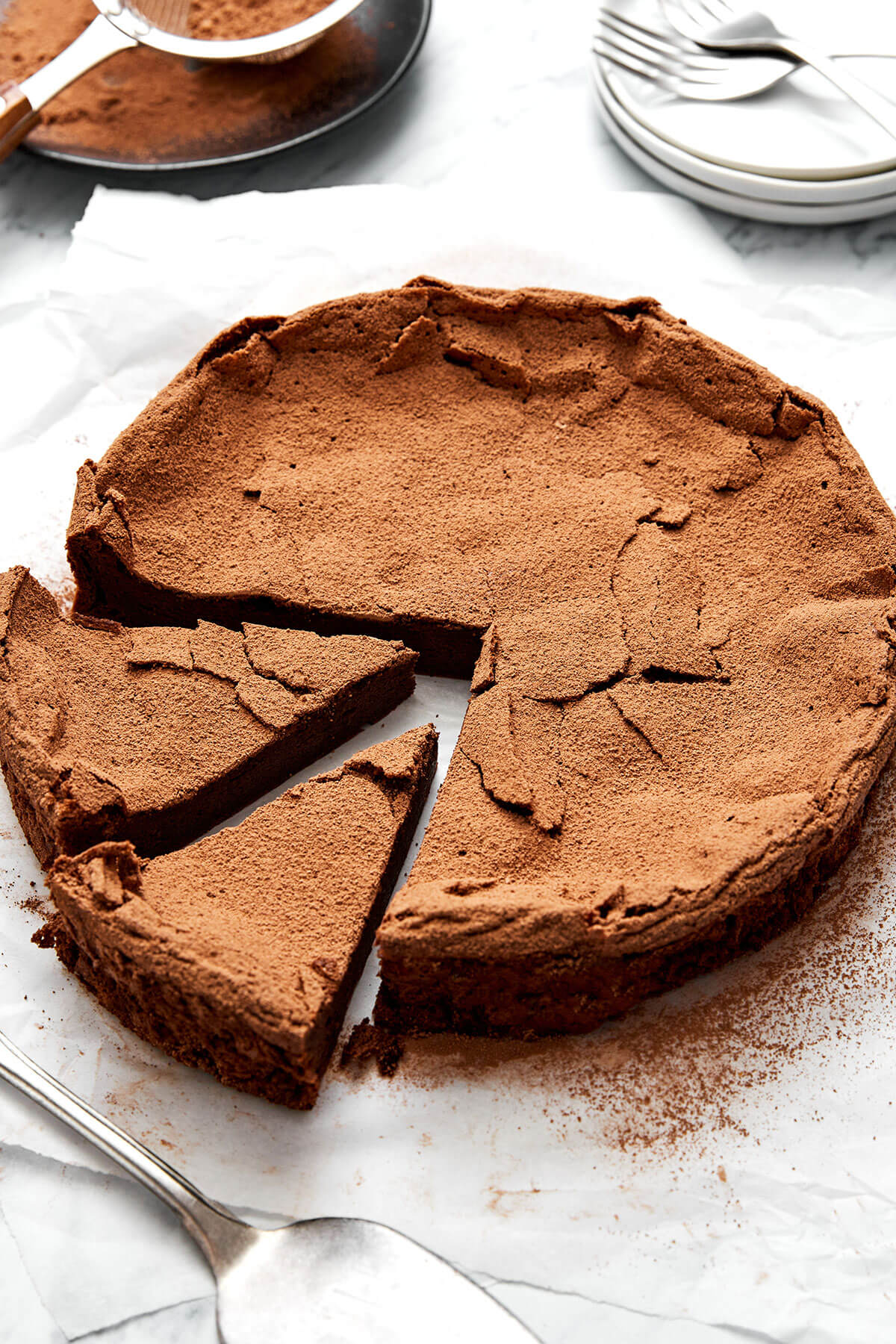 This flourless chocolate cake is a deliciously elegant yet easy chocolate dessert that’s sure to impress guests. Flourless chocolate cake.