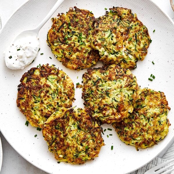 Easy zucchini fritters recipe.