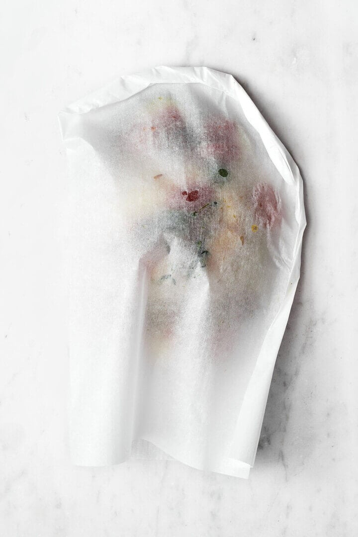 Folding parchment paper for cod en papillote