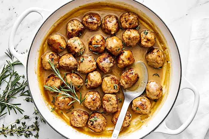 How to make turkey meatballs.